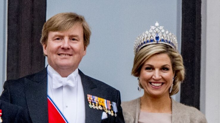 Maxima willem koningin koning holanda olaf erwin reine koningspaar netherlands koninklijke amalia magazinespain koninklijk kleding gezin reina dochters posado máxima